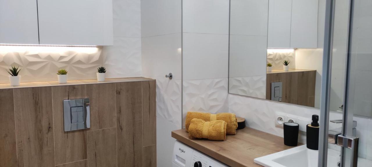 Apartament Przy Fabrycznym วูดช์ ภายนอก รูปภาพ